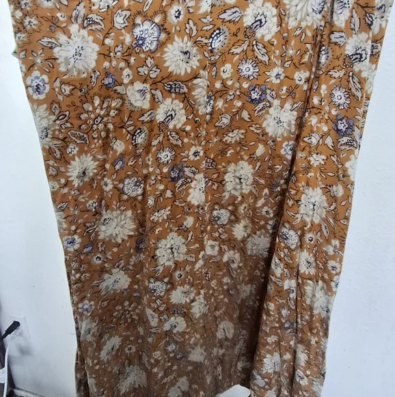 Old Navy Midi Wrap Dress Floral - Picture 5 of 12